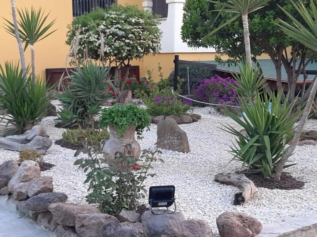 Villa Saige , piscina con idromassaggio