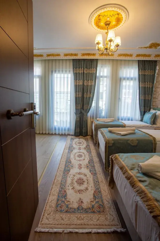 Sayina Hotel