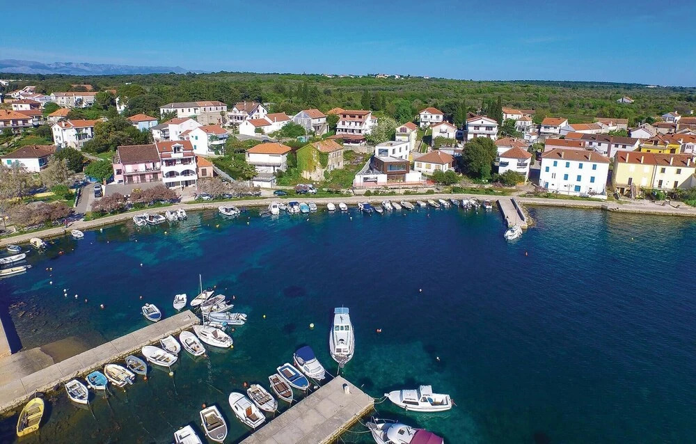 Awesome Apartment in Petrcane With Wifi and 1 Bedrooms