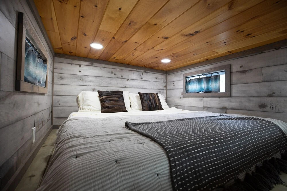 Stunning Modern Tiny Home W/grill