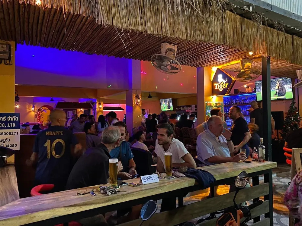 Holiday Phangan - Hostel & Bar