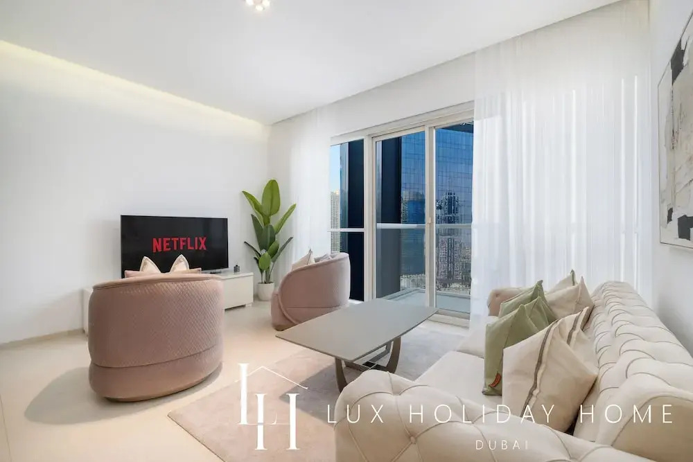 LUX  The West Avenue Dubai Marina Suite
