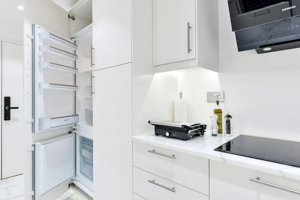 Beachside Bliss - Luxurious 2BR in JBR