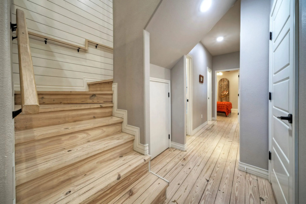 Cole's Cabin by Avantstay Coastal Retreat Pool Access, Balcony, Water Views + Mins to Beach