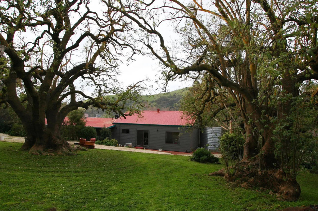 Trawool Cottages and Farmstay