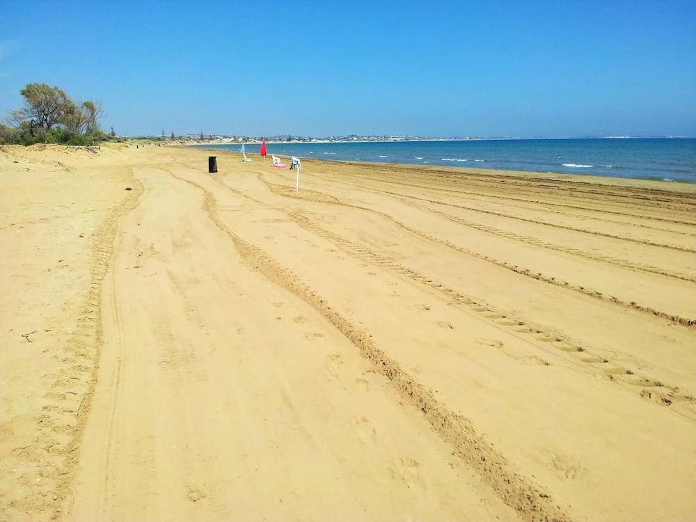 House With 6 Bedrooms in Pachino, With Wonderful sea View, Enclosed Garden and Wifi Near the Beach