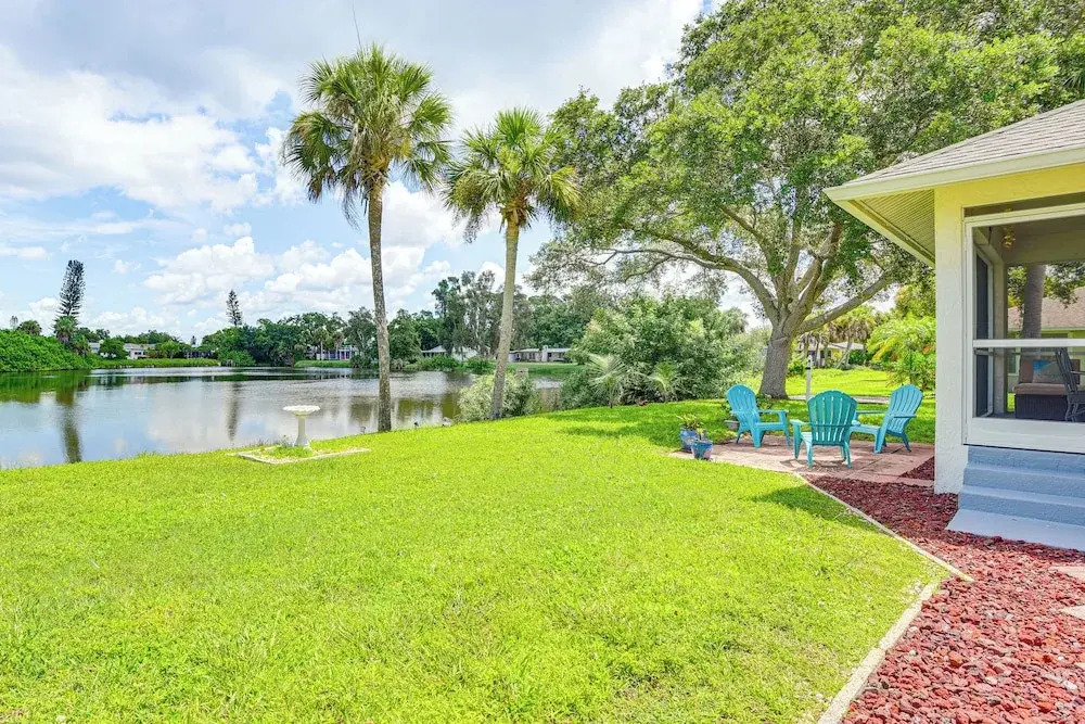 Lakefront Venice Home: 4 Mi to Manasota Key Beach!
