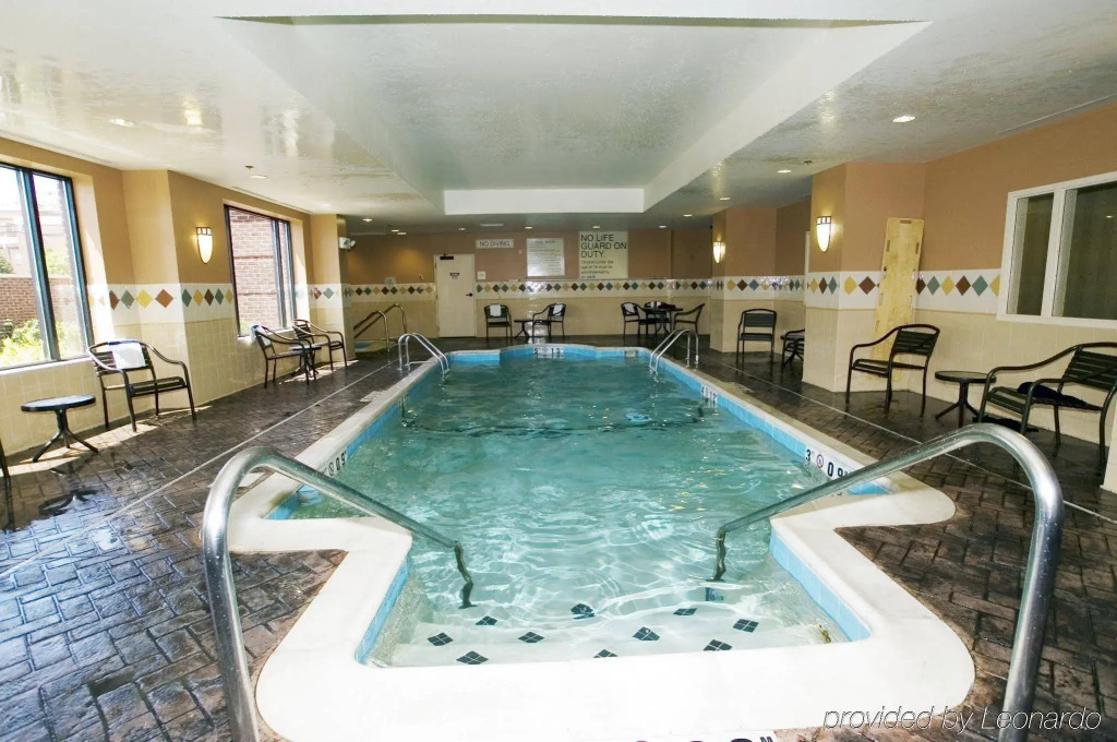 Holiday Inn Express & Suites Indianapolis Dtn-Conv Ctr Area by IHG
