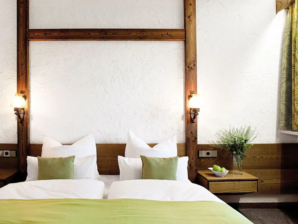 Hotel-Landgasthof KREUZ