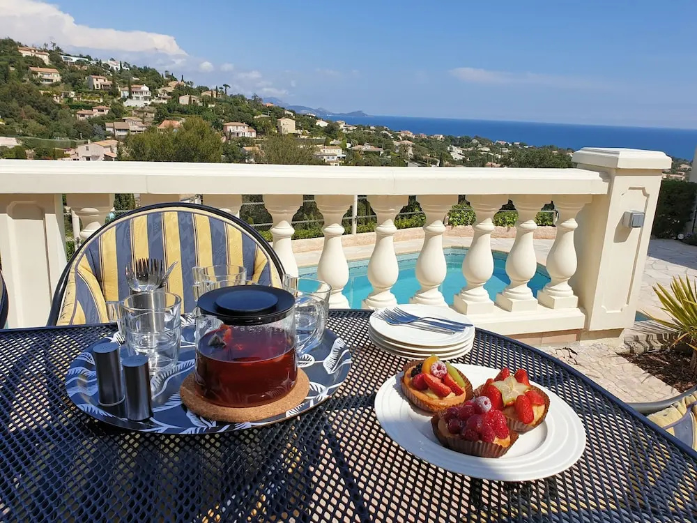 Spacious Villa in Var With Swimming Pool