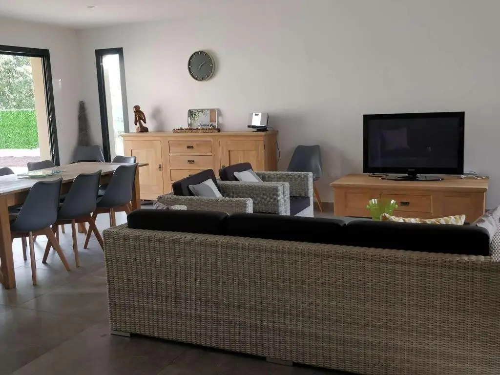 Maison Ruoms, 5 pièces, 8 personnes - FR-1-382-149