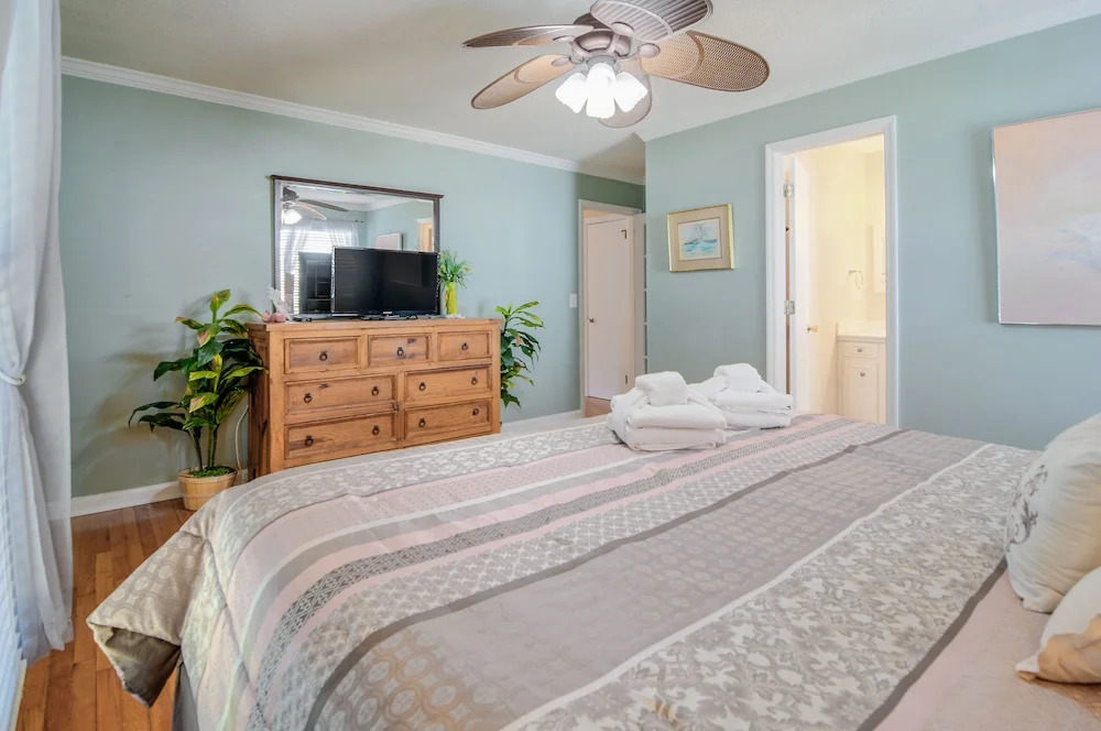 13 44th Ave. - 3 Br Home