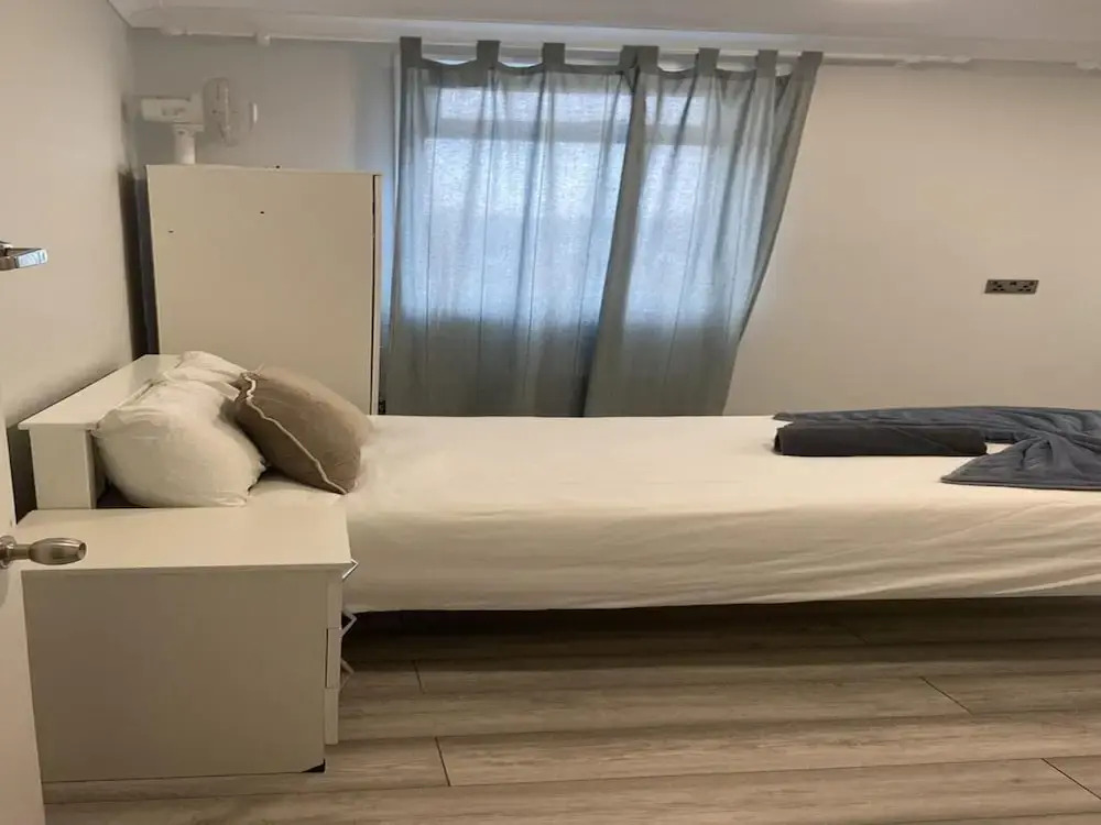 Apartment - Sleeps 2 - Acton Park & Stn Close