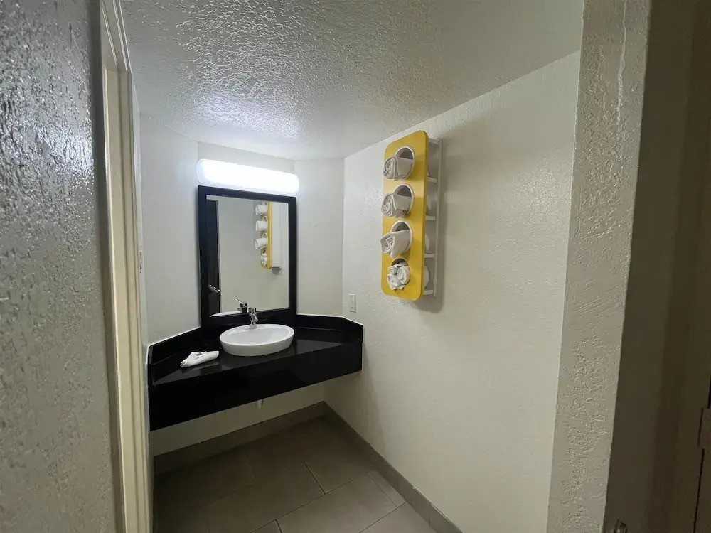 Studio 6 Suites Euless, TX - DFW West