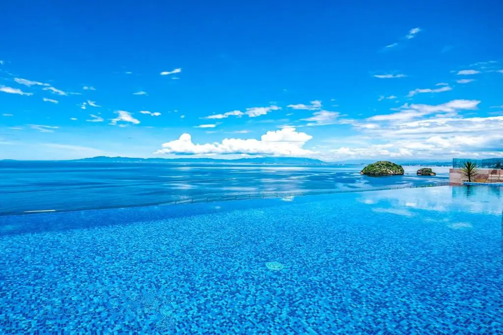 Blue Horizon 302