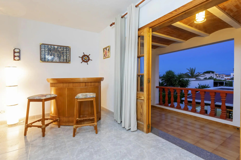 Villa in Ibiza Town with private pool, sleeps 9 - Villa Mali