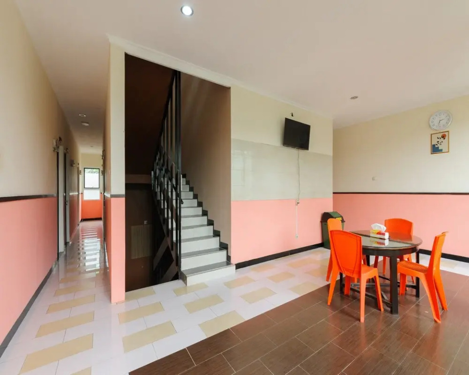 RedDoorz near The Jungle Waterpark Bogor