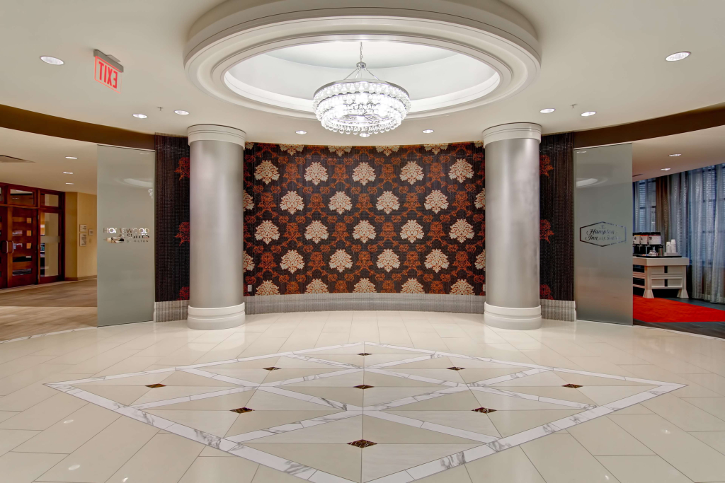 Hampton Inn and Suites Cincinnati - Downtown