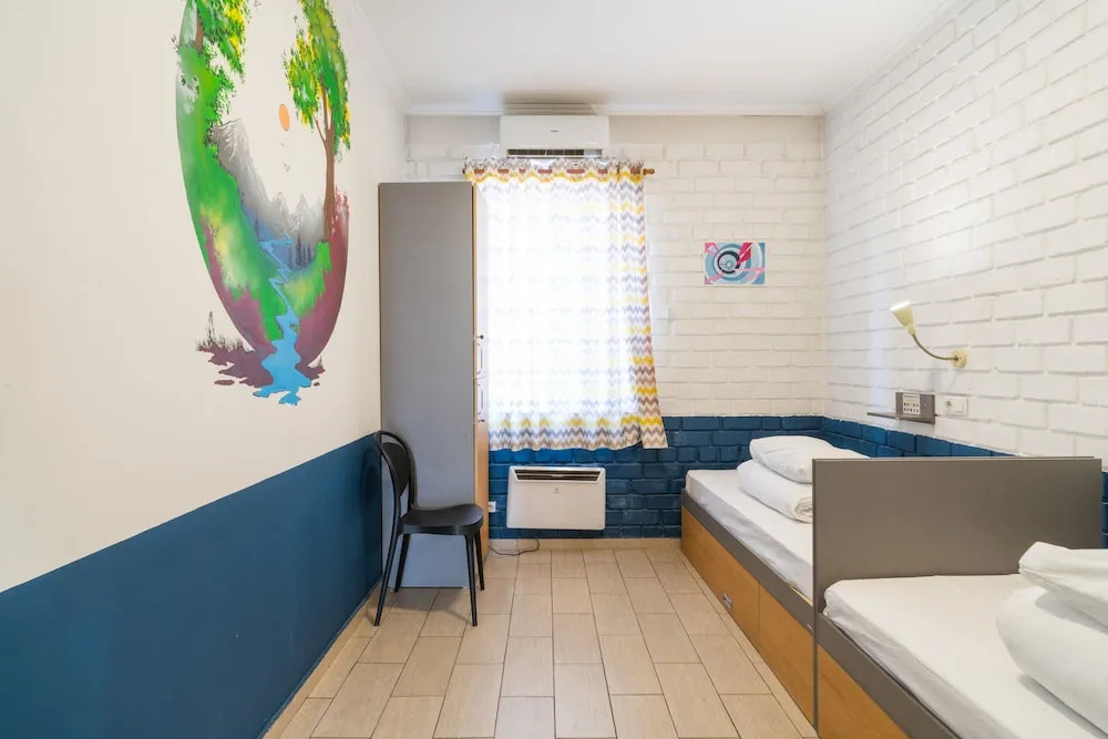 ololoFreelander work and travel Hostel