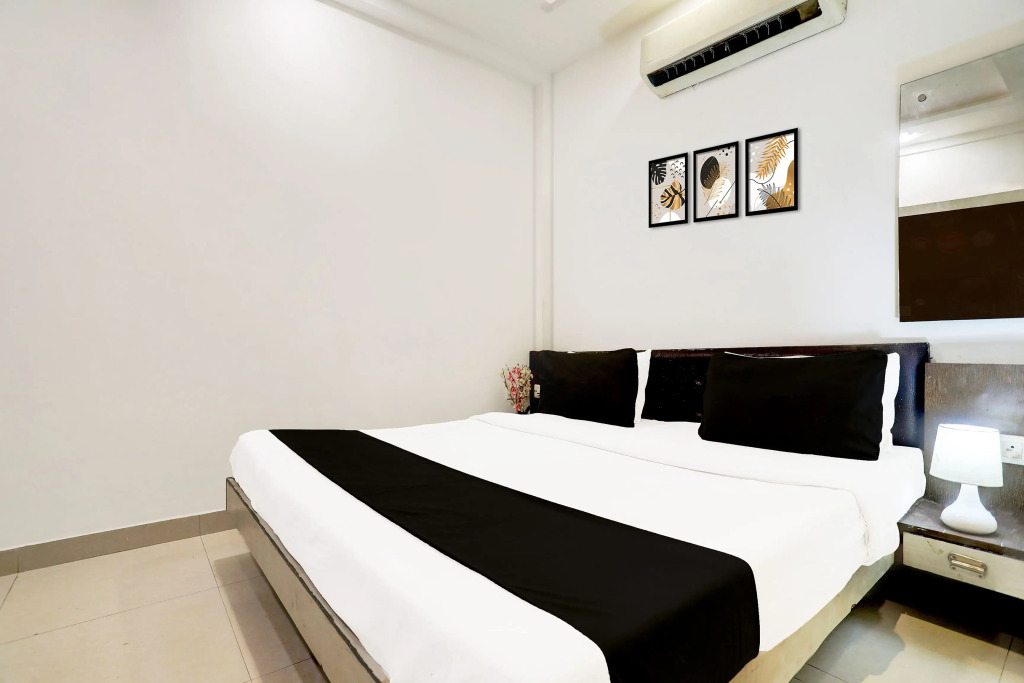 OYO 10454 Hotel Riviera
