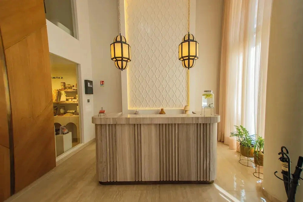 Dally Apart Hotel