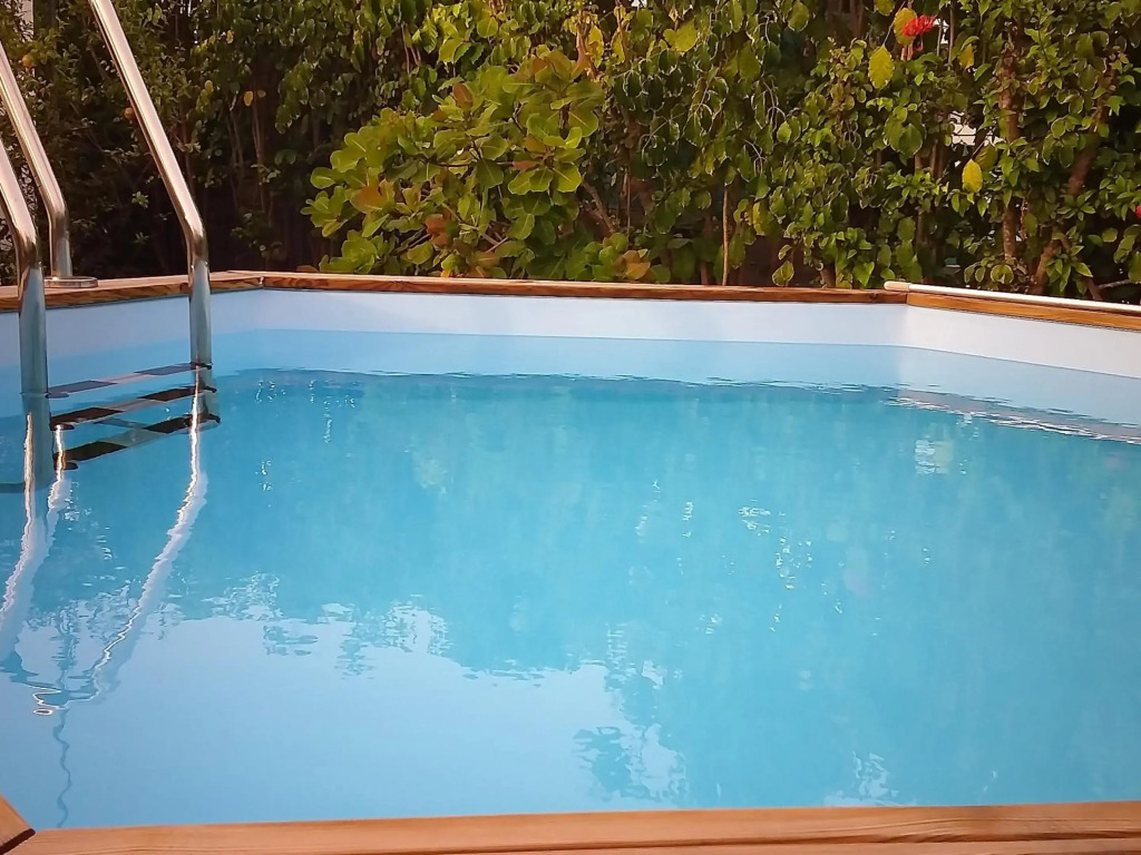 Maison d'une chambre avec piscine partagee jardin clos et wifi a Le Moule