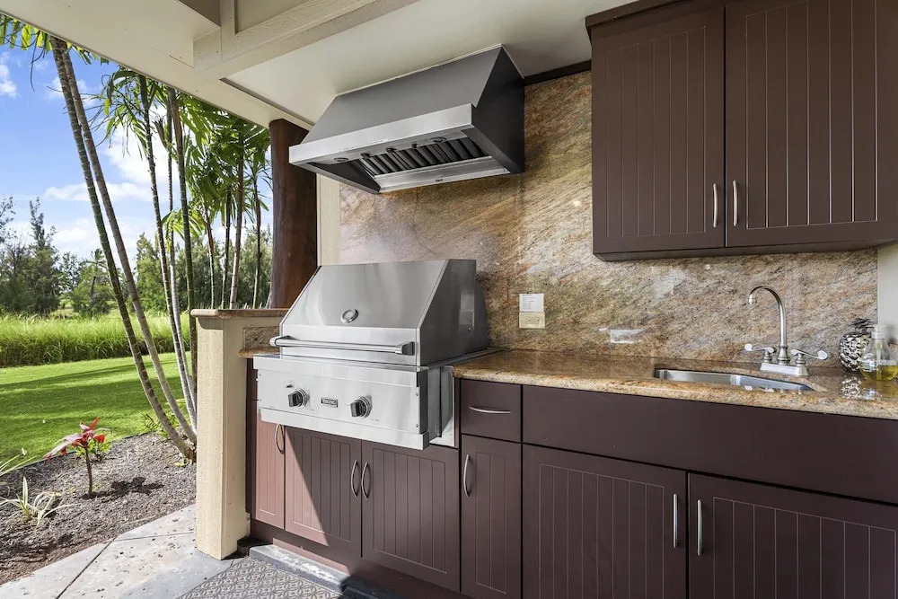 Waikoloa Beach S O2 2 Bedroom Condo by RedAwning