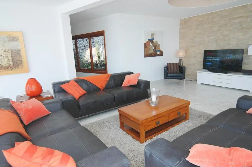 Villa Montana baja - A Stunning 7 Bedroom Villa - Perfect For Large Families And Friends