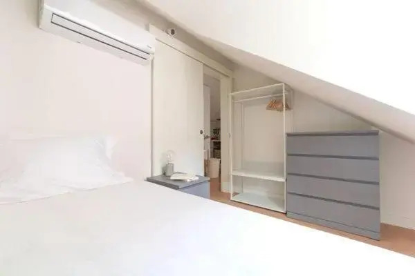 Monsanto Hill House - NO. 565 1E