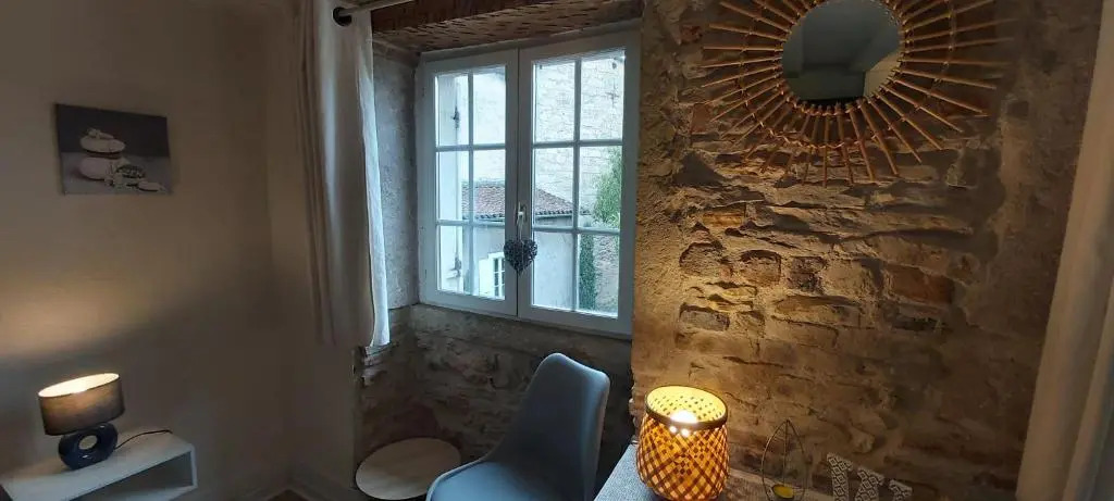 STUDIO - 30 m2 - Centre ville de Bourg en Bresse