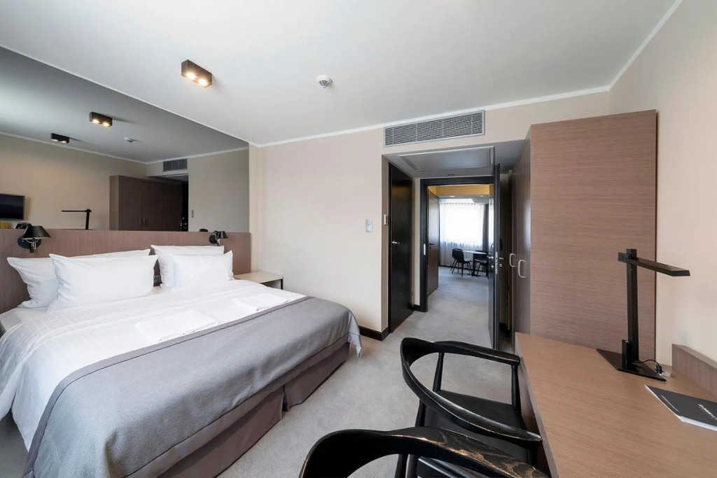 Ilonn Hotel