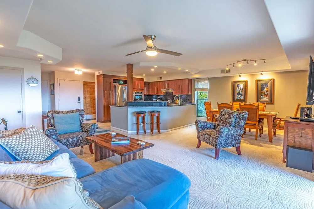Ocean View Kaanapali Condo w 2 Lanais Loft AC Pool Walk to Beach