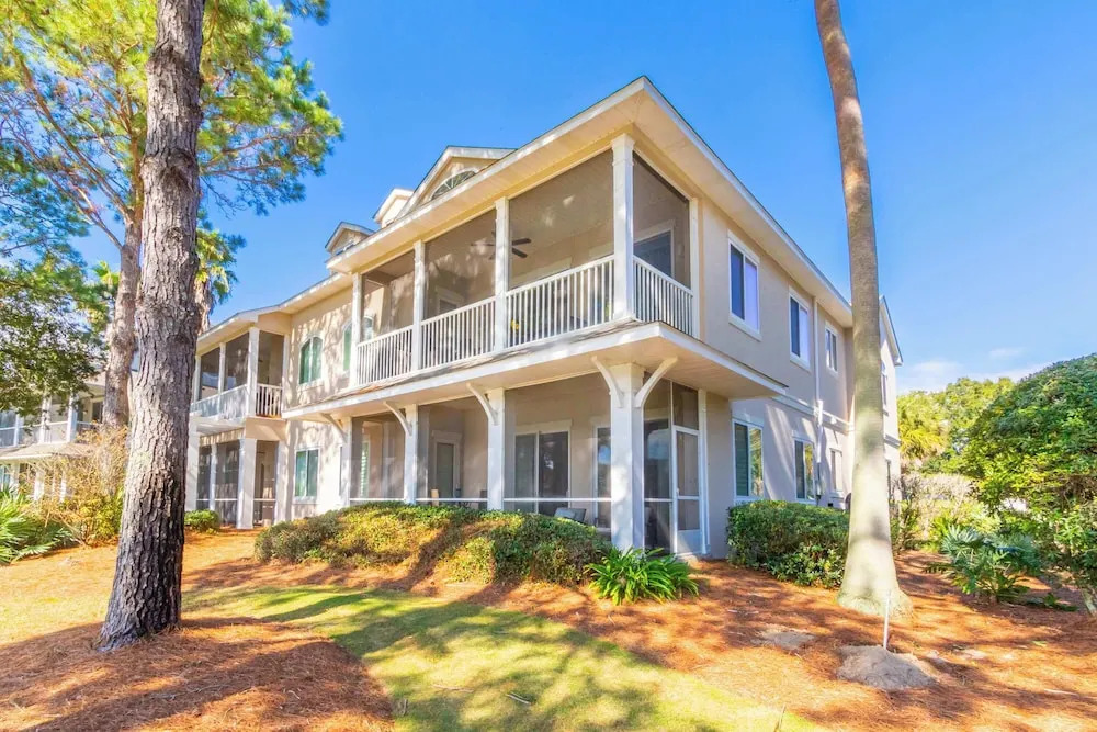 Luxury 3 Bed 3 Bath Resort Beaches Pool Golf