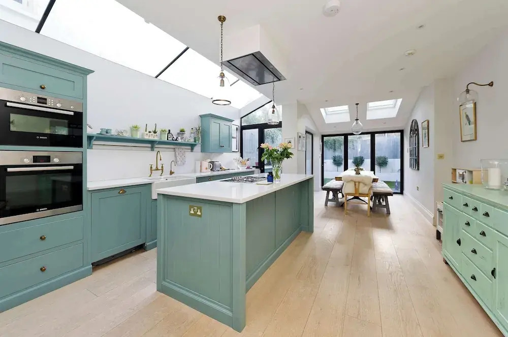 Central London 4BR Queens Park Family Home With Garden