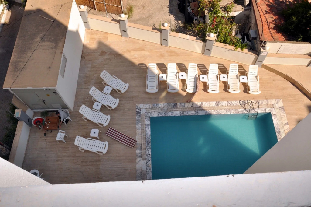Almena Hotel