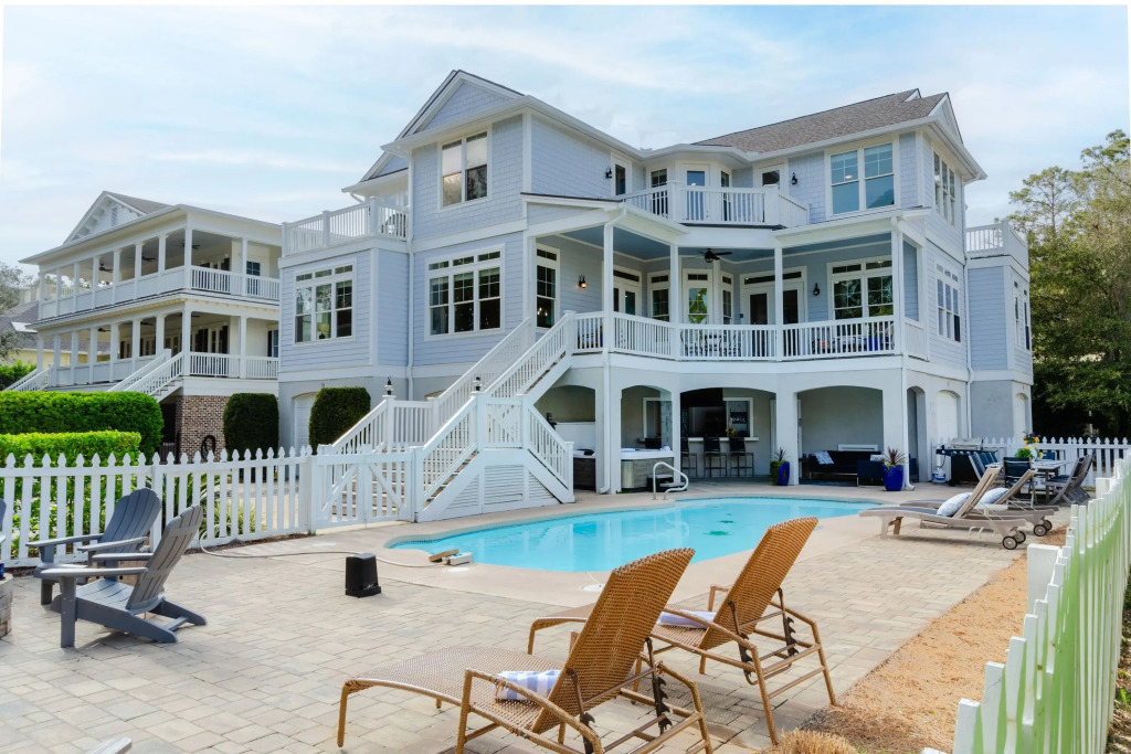Steps to Beach Pool, Hot Tub, Fire Pit 7br, Sleeps 18 Cobalt Coast