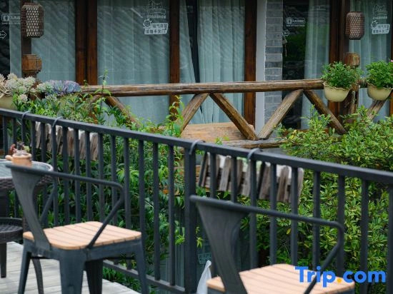There is a Guesthouse in Lijiang