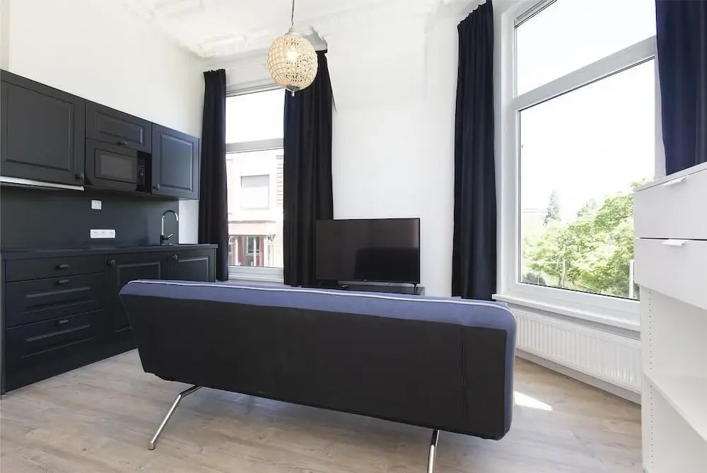 Rotterdam Inn