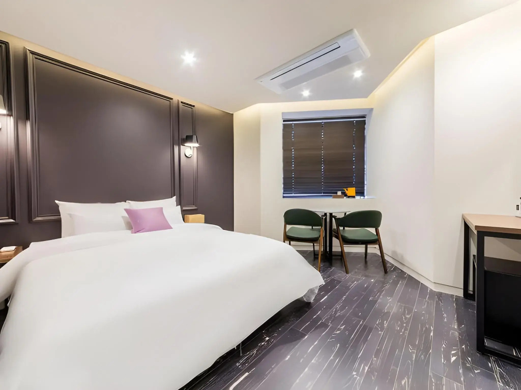 Plain Hotel