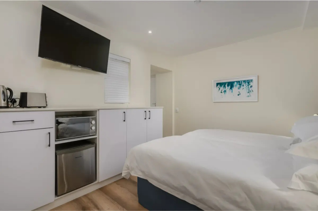 E-Hotels trading as Paxton Luxury Apartments
