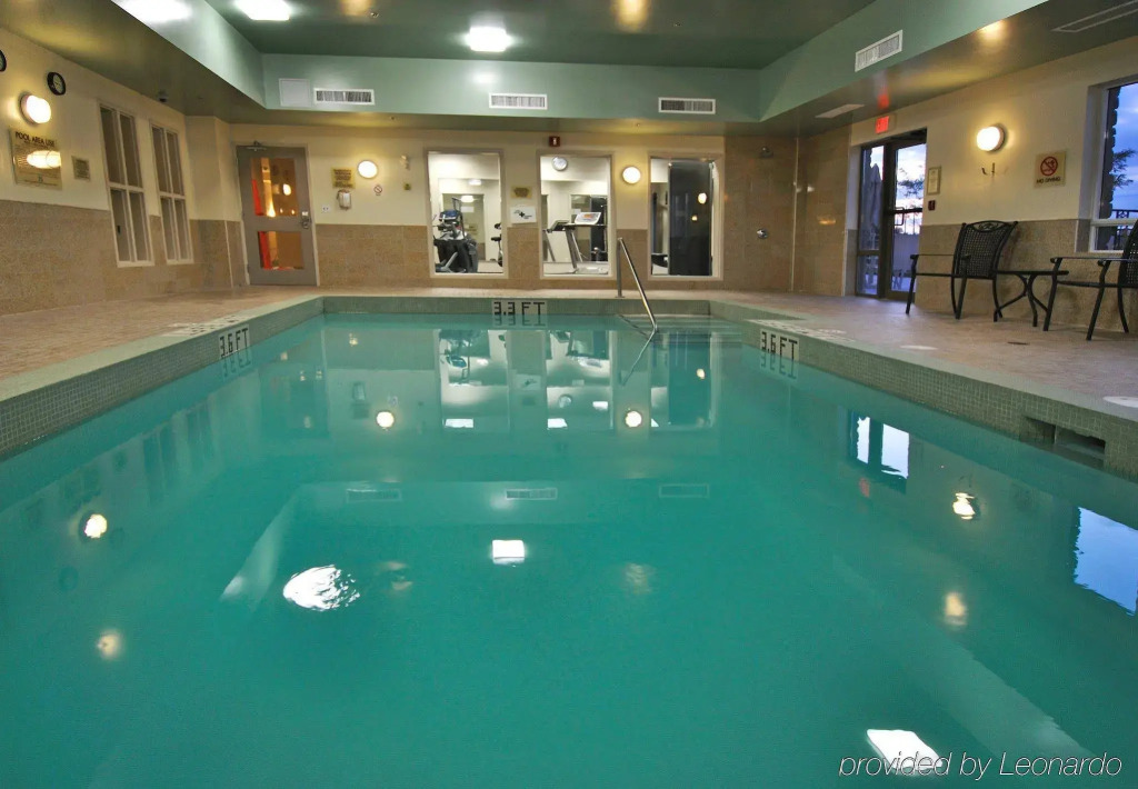 Holiday Inn Express Hotel & Suites Ottawa Airport by IHG
