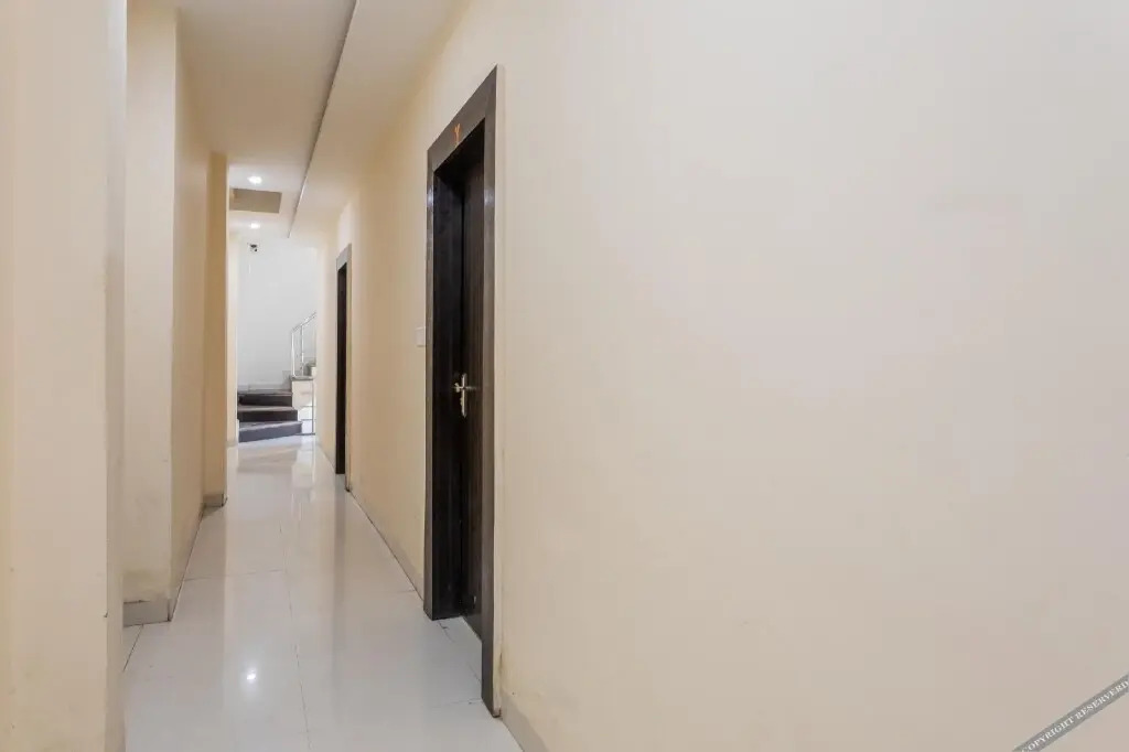 OYO 12128 Hotel Sajan Palace