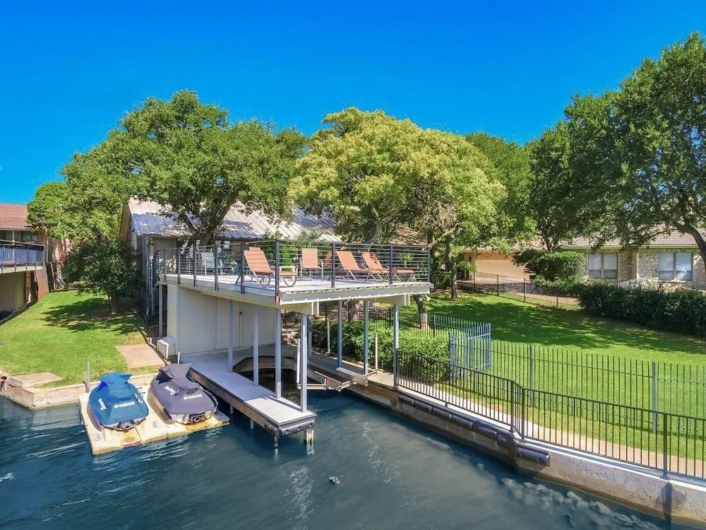 Waterfront In Semi-private Cove - Great Views 4 Bedroom Home