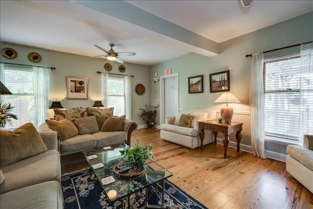 Anchor Inn - Unit 4 2 Bedroom Apts