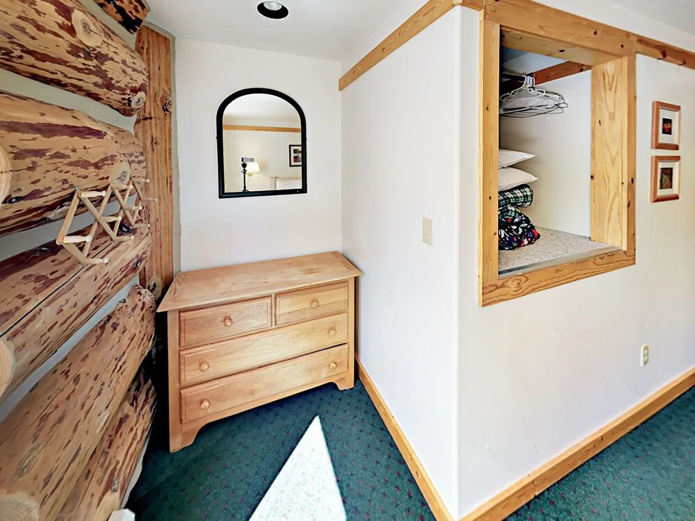 Wildernest Home 6 Bedrooms 3.5 Bathrooms Home