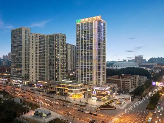 Vienna Hotel (Guiyang Olympic Sports Center China Resources Wanxianghui Branch)
