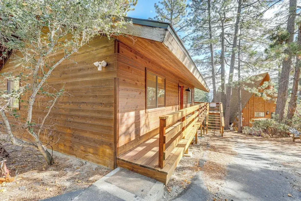 Idyllwild Cabin w/ Deck & Tahquitz Peak Views