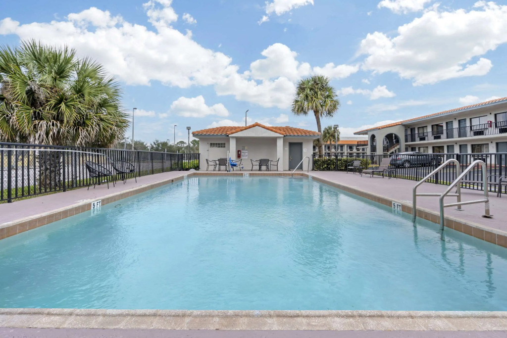 Quality Inn & Suites Orlando East - UCF Area