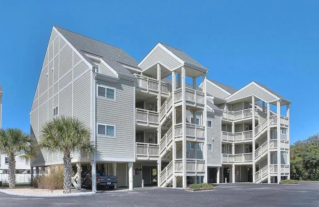 Oak Island Beach Villa 1609 - The Captains Perch