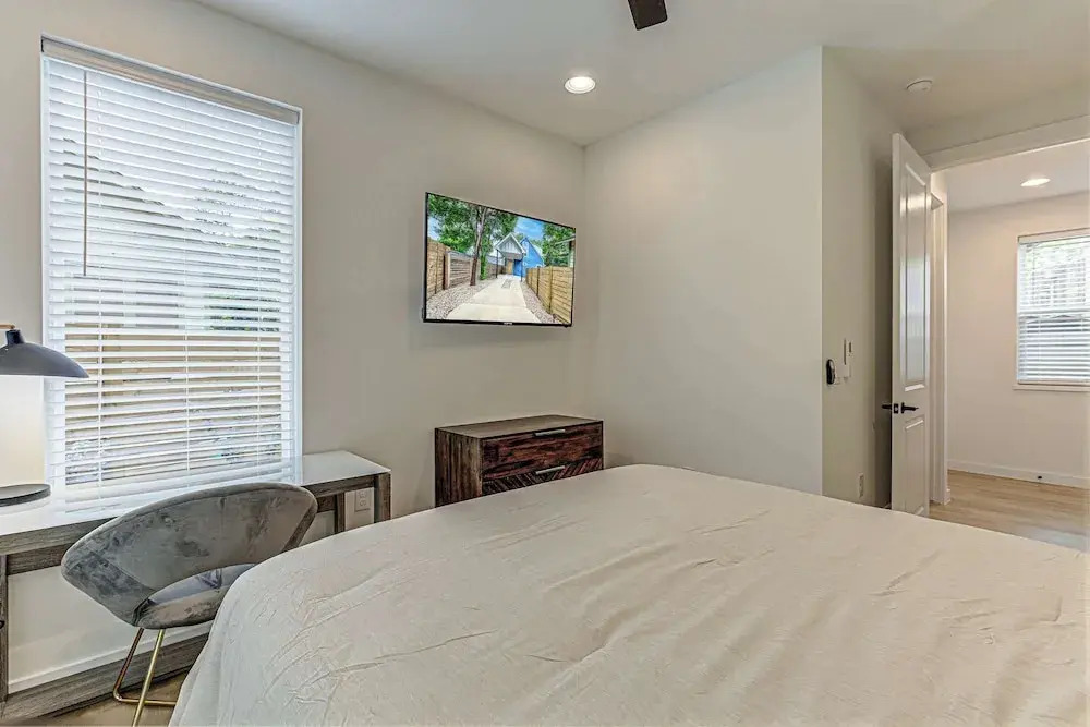 Pet Friendly Quiet Neighborhood Near S. Lamar